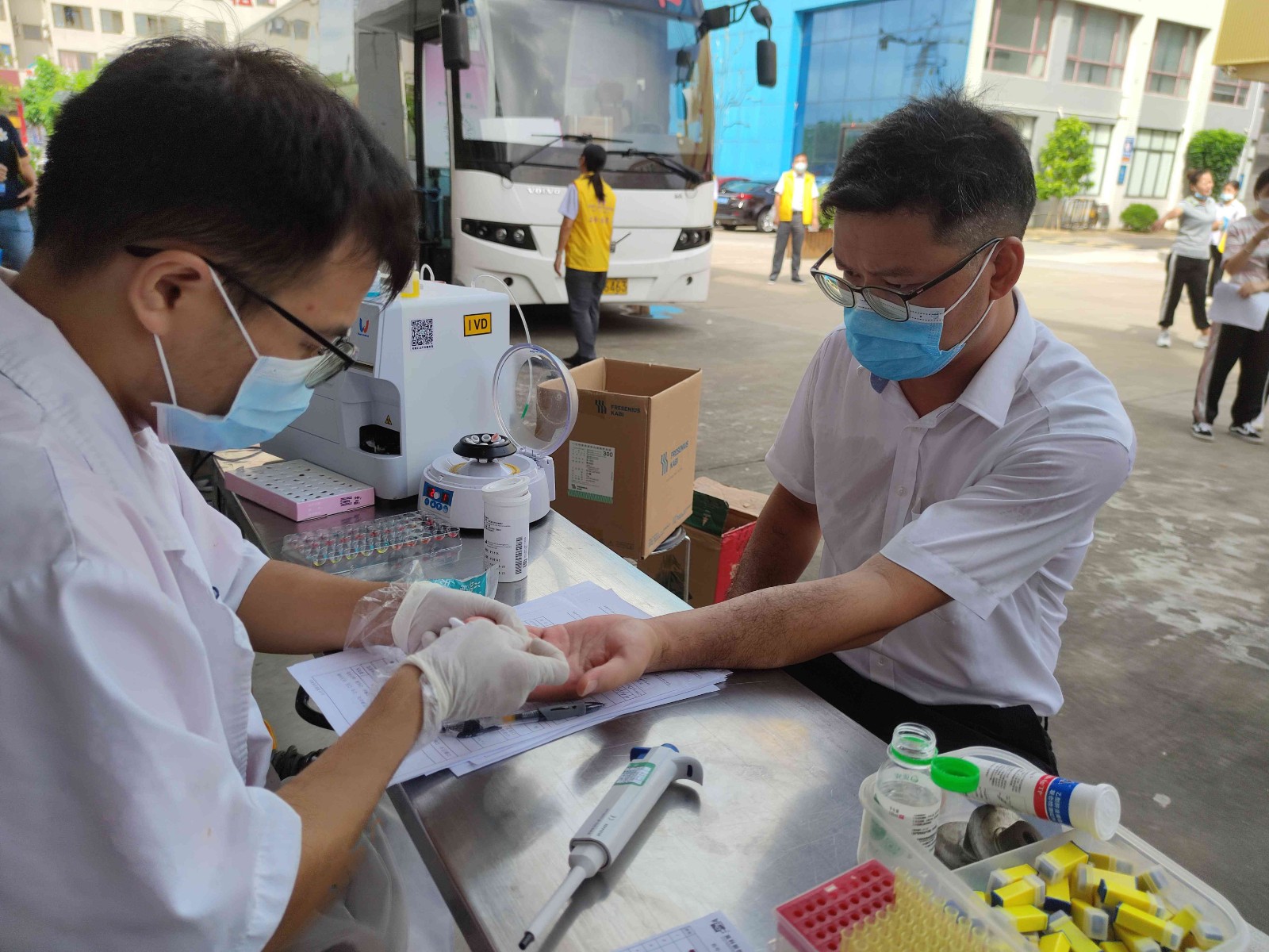 图11:管网公司党支部开展无偿献血志愿服务活动.jpg 图11:管网公司党支部开展无偿献血志愿服务活动.jpg