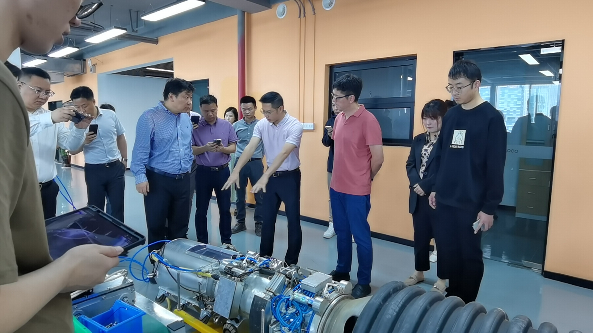 图4 参观南京安透可智能系统有限公司研发中心和技术交流.jpg 图4 参观南京安透可智能系统有限公司研发中心和技术交流.jpg