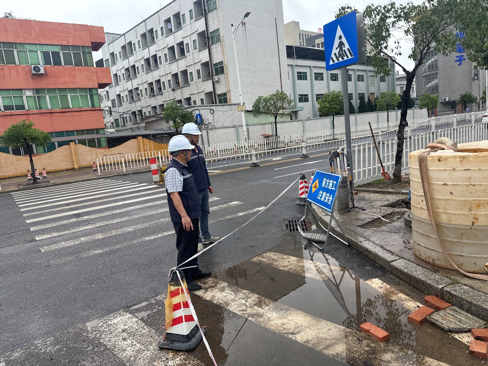 供水管网巡查及抢修 (1).JPG