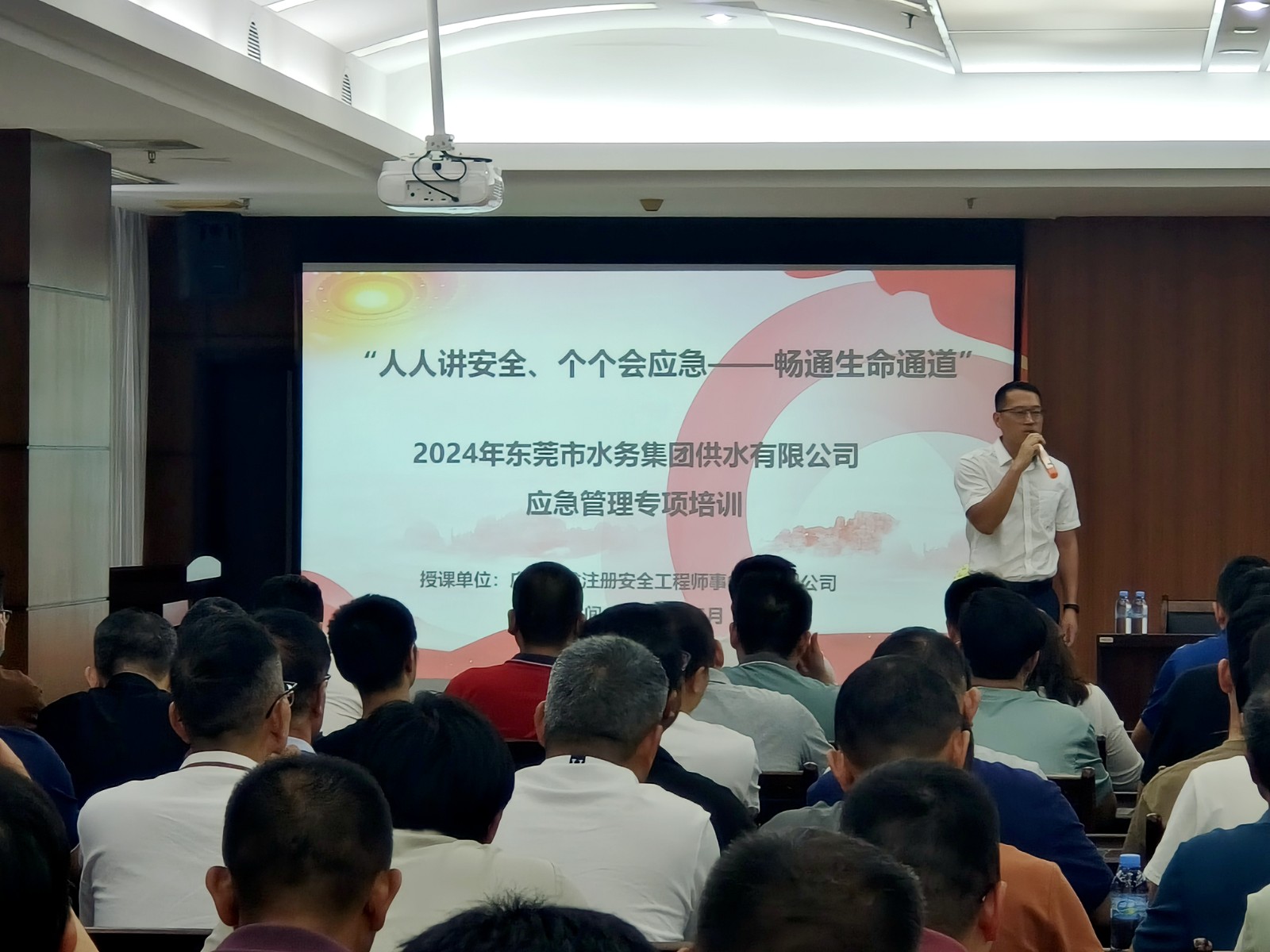 排版12.jpg 排版12.jpg