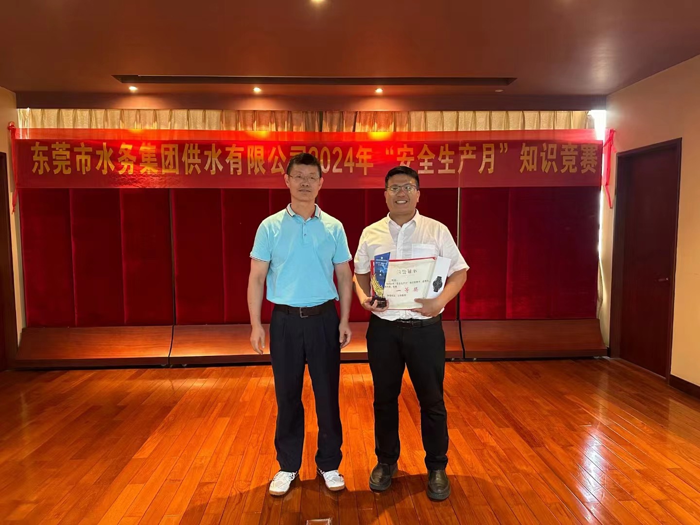 排版22.jpg 排版22.jpg